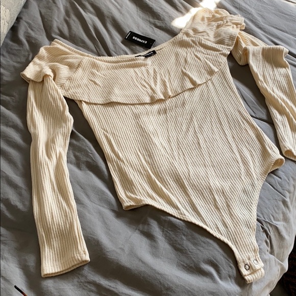 Express Ribbed Ruffle Off The Shoulder Bodysuit - Picture 3 of 4